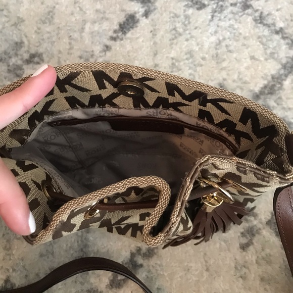 Michael Kors Side Purse - Picture 3 of 3